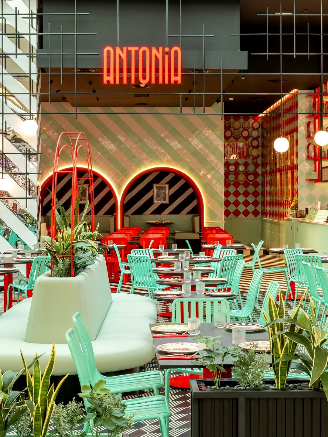 Antonia, MOE Dubai 5