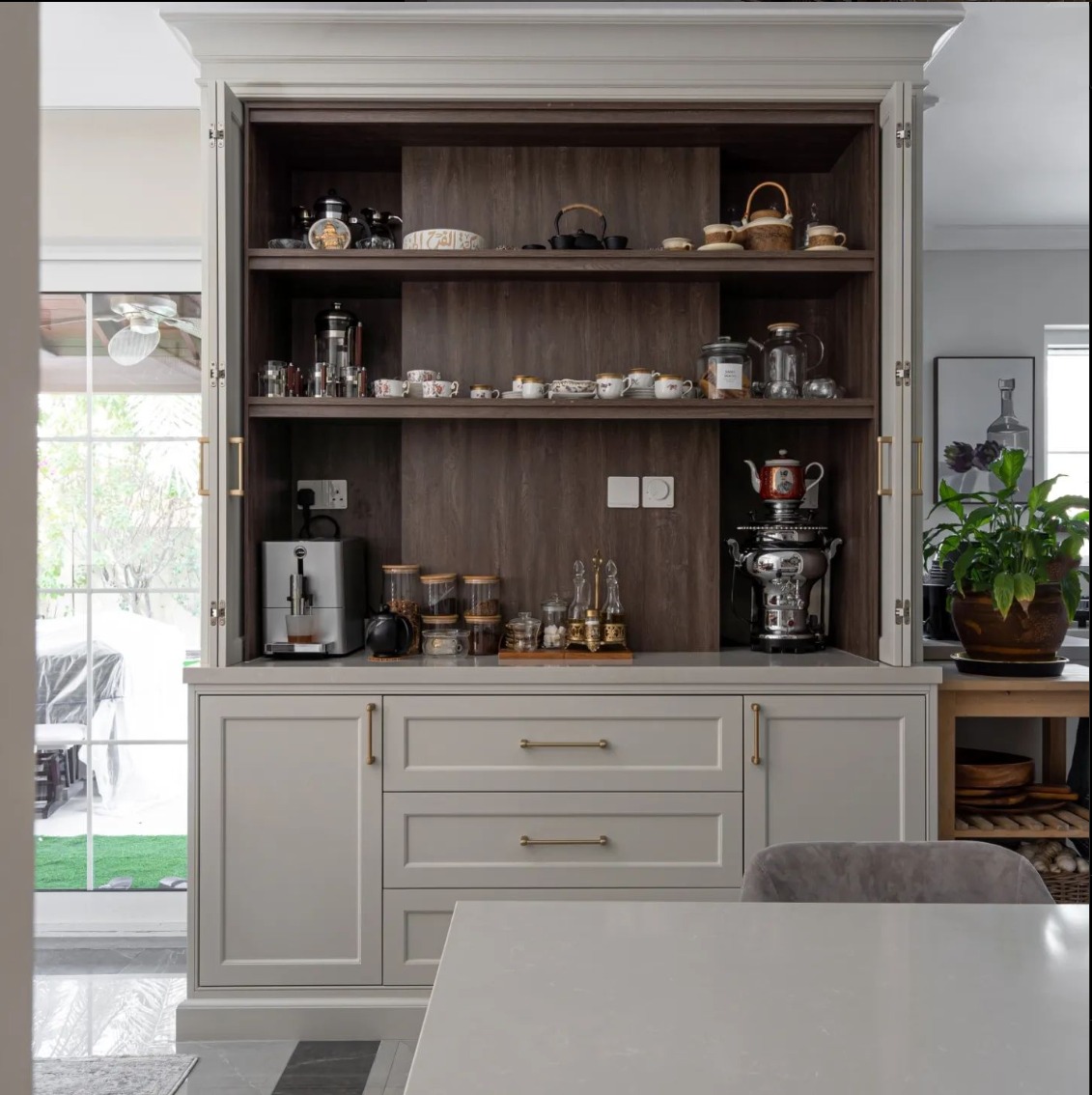 Coffee cabinet detail